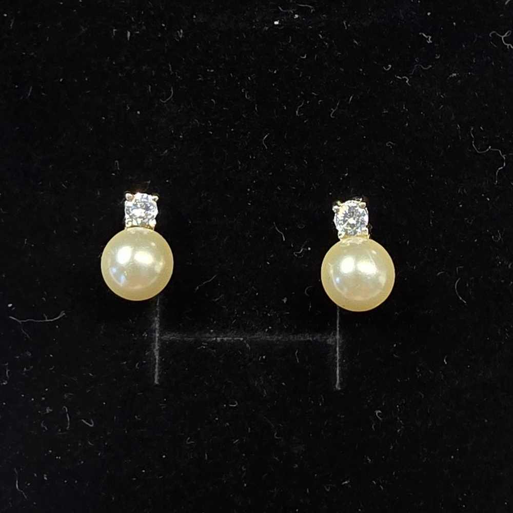 Elegant 8mm Pearl and Crystal Stud Earrings Set In Sterling Silver - Picture 2 of 7